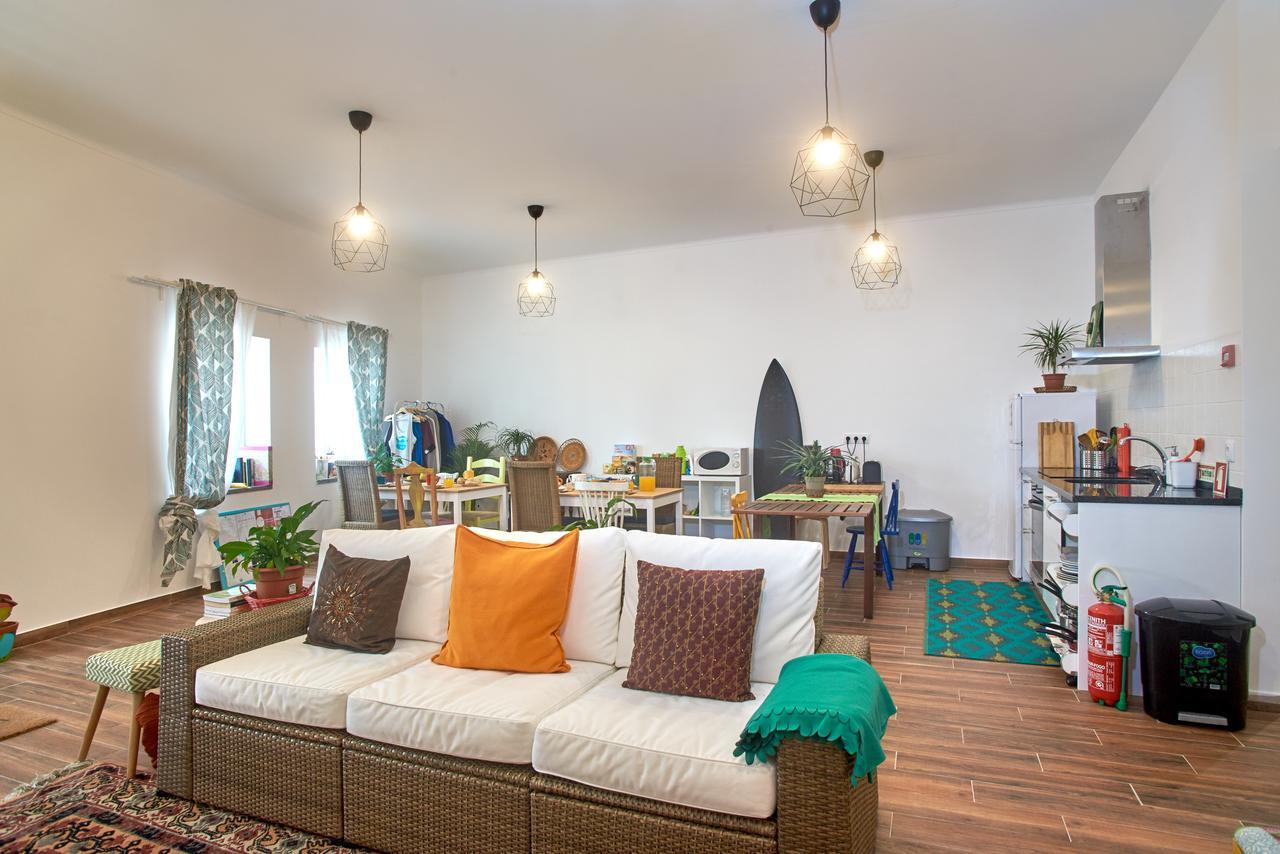 Fisherman'S House Hostel เอริเซรา ภายนอก รูปภาพ